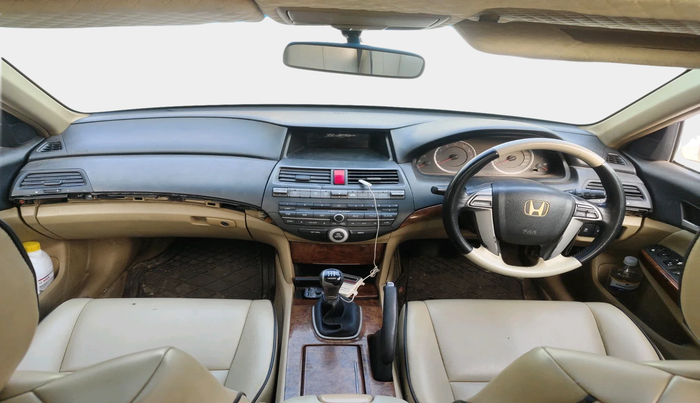 2011 Honda Accord 2.4L I-VTEC MT, Petrol, Manual, 1,22,055 km, interior