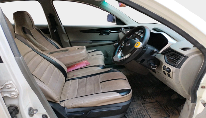 2016 Mahindra Kuv100 K6 D 6 STR, Diesel, Manual, 1,40,252 km, interior