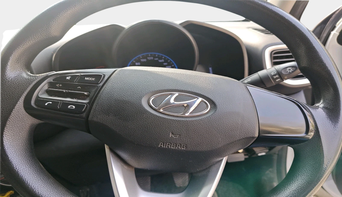 2022 Hyundai VENUE S 1.2, Petrol, Manual, 86,590 km, interior