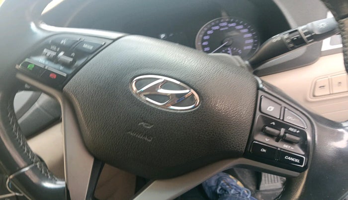 2018 Hyundai Tucson GLS 4WD AT DIESEL, Diesel, Automatic, 99,202 km, interior