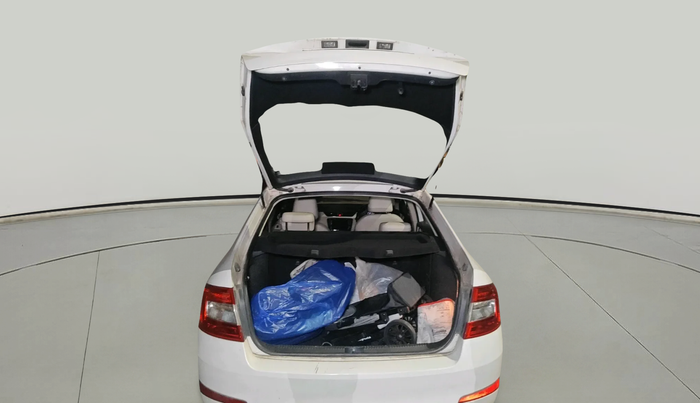 2017 Skoda Octavia AMBITION PLUS AT 1.8 TSI, Petrol, Automatic, 98,491 km, exterior