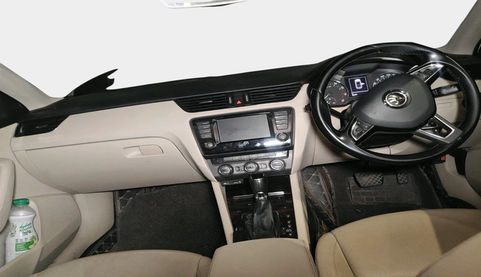 2017 Skoda Octavia AMBITION PLUS AT 1.8 TSI, Petrol, Automatic, 98,491 km, interior