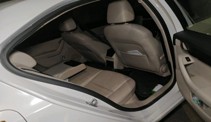 2017 Skoda Octavia AMBITION PLUS AT 1.8 TSI, Petrol, Automatic, 98,491 km, interior