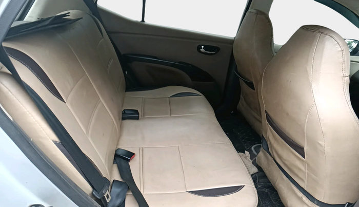 2013 Hyundai i10 MAGNA 1.2, Petrol, Manual, 1,39,698 km, interior