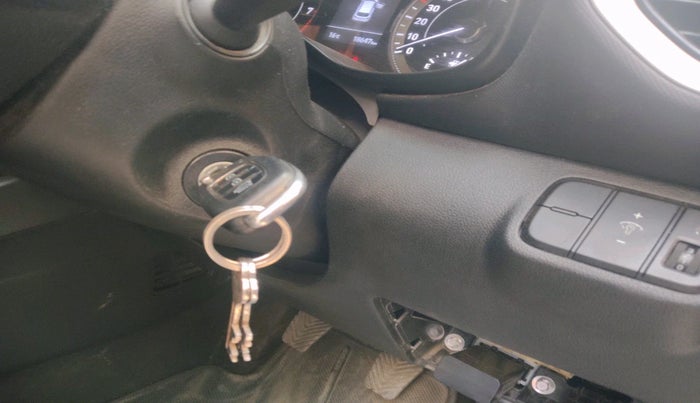 2021 Hyundai VENUE SX 1.0 TURBO, Petrol, Manual, 18,647 km, interior