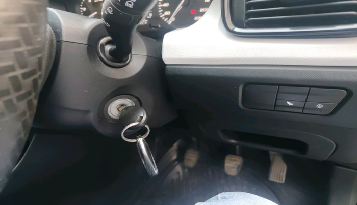 2022 Tata PUNCH PURE MT, Petrol, Manual, 37,073 km, interior