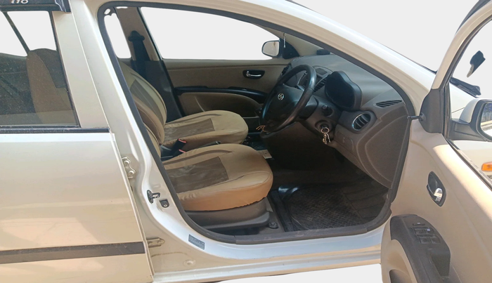 2011 Hyundai i10 MAGNA 1.1, Petrol, Manual, 47,188 km, interior