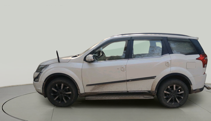 2019 Mahindra XUV500 W11, Diesel, Manual, 65,590 km, exterior