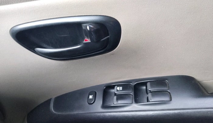 2013 Hyundai i10 MAGNA 1.1, Petrol, Manual, 66,971 km, interior