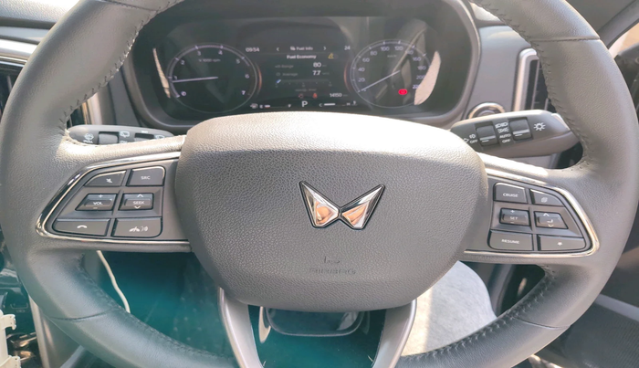 2025 Mahindra SCORPIO-N Z8 L PETROL AT 7 STR, Petrol, Automatic, 14,150 km, interior