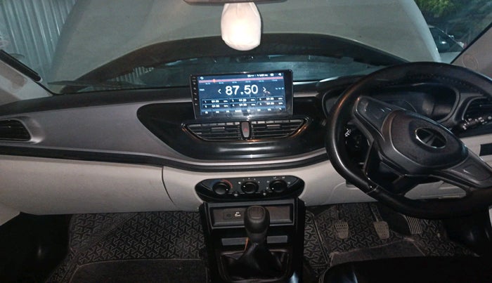 2024 Tata ALTROZ XE CNG, Petrol, Manual, 27,877 km, interior