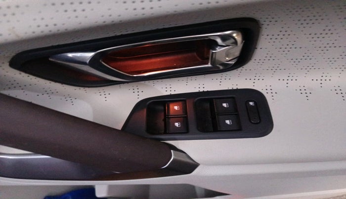 2025 Tata Safari ACCOMPLISHED PLUS DUAL TONE AT, Diesel, Automatic, 7,538 km, interior