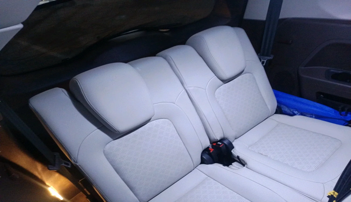 2025 Tata Safari ACCOMPLISHED PLUS DUAL TONE AT, Diesel, Automatic, 7,538 km, interior