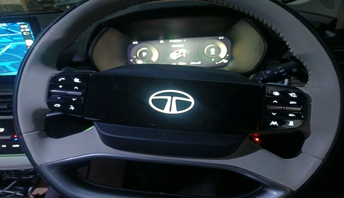 2025 Tata Safari ACCOMPLISHED PLUS DUAL TONE AT, Diesel, Automatic, 7,538 km, interior