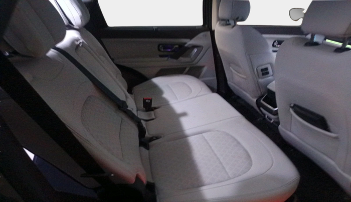 2025 Tata Safari ACCOMPLISHED PLUS DUAL TONE AT, Diesel, Automatic, 7,538 km, interior