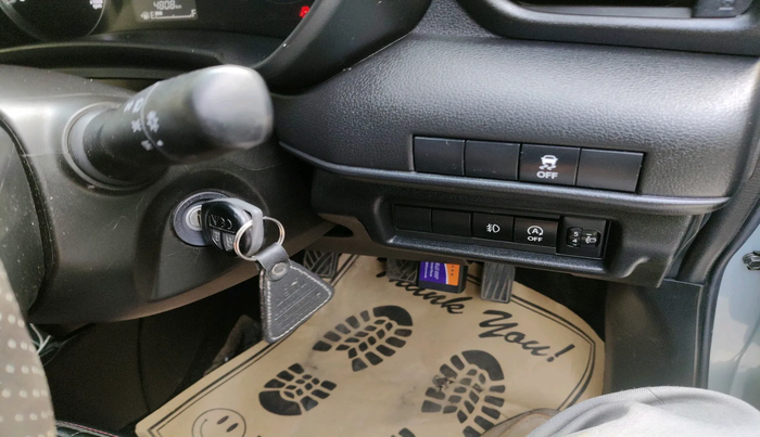 2024 Maruti Swift LXI, Petrol, Manual, 4,808 km, interior