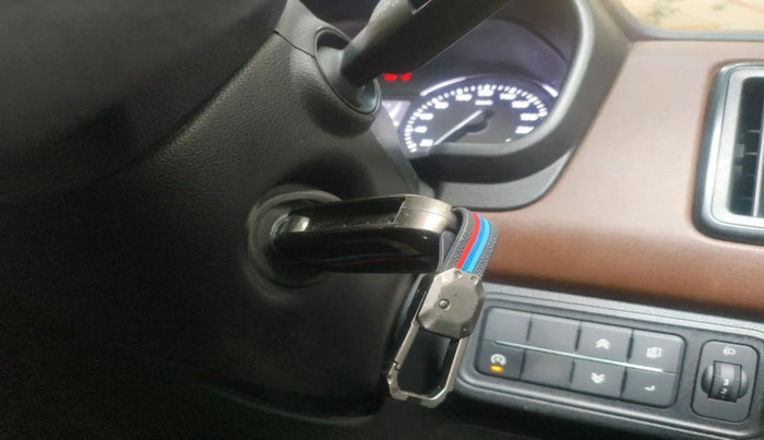 2023 Mahindra SCORPIO-N Z8 L DIESEL MT 2WD 6 STR, Diesel, Manual, 31,216 km, interior