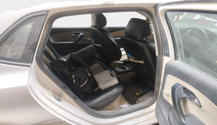 2011 Volkswagen Polo TRENDLINE 1.2L PETROL, CNG, Manual, 1,13,462 km, interior