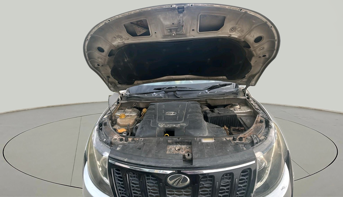 2016 Mahindra XUV500 W4, Diesel, Manual, 1,04,681 km, exterior