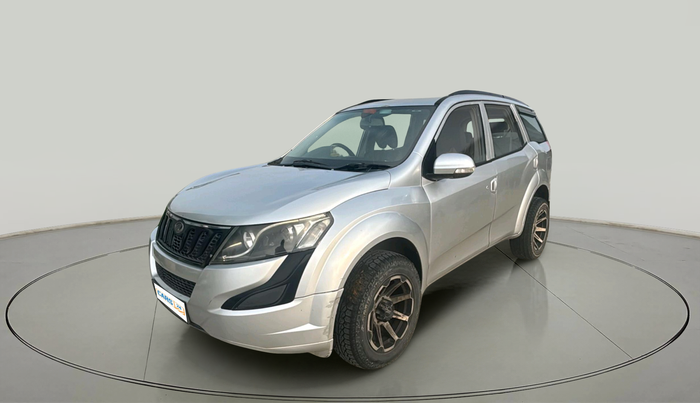 2016 Mahindra XUV500 W4, Diesel, Manual, 1,04,681 km, exterior