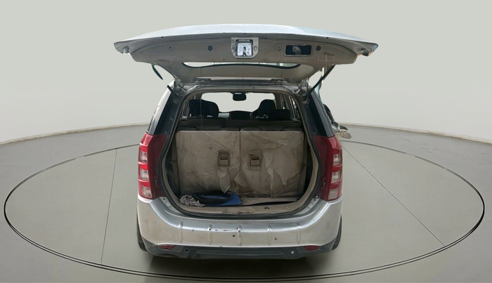 2016 Mahindra XUV500 W4, Diesel, Manual, 1,04,681 km, exterior