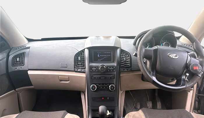 2016 Mahindra XUV500 W4, Diesel, Manual, 1,04,681 km, interior
