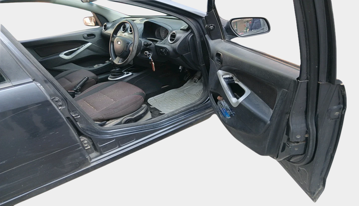 2011 Ford Figo ZXI 1.2 PETROL, Petrol, Manual, 1,53,978 km, interior