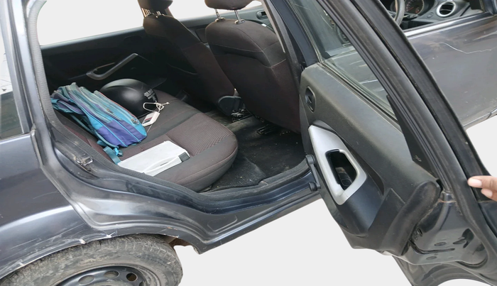 2011 Ford Figo ZXI 1.2 PETROL, Petrol, Manual, 1,53,978 km, interior