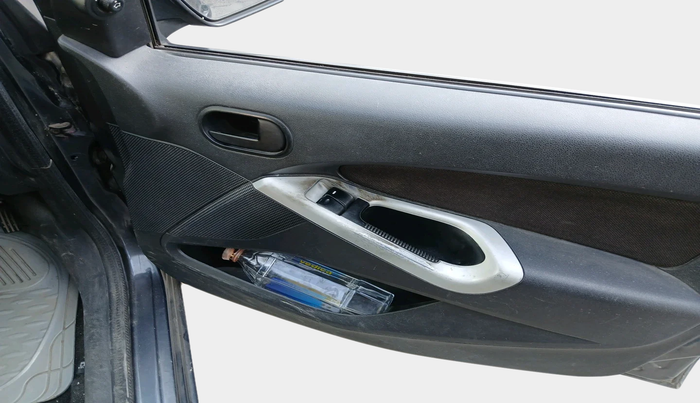 2011 Ford Figo ZXI 1.2 PETROL, Petrol, Manual, 1,53,978 km, interior