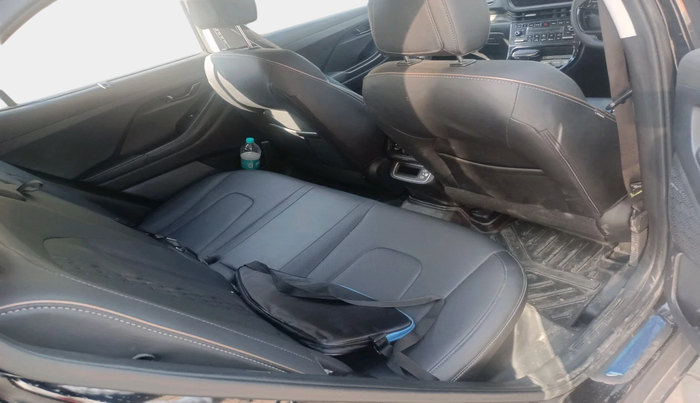 2025 Hyundai Creta SX (O) 1.5 Petrol CVT Knight Edition Dual Tone, Petrol, Automatic, 6,238 km, interior