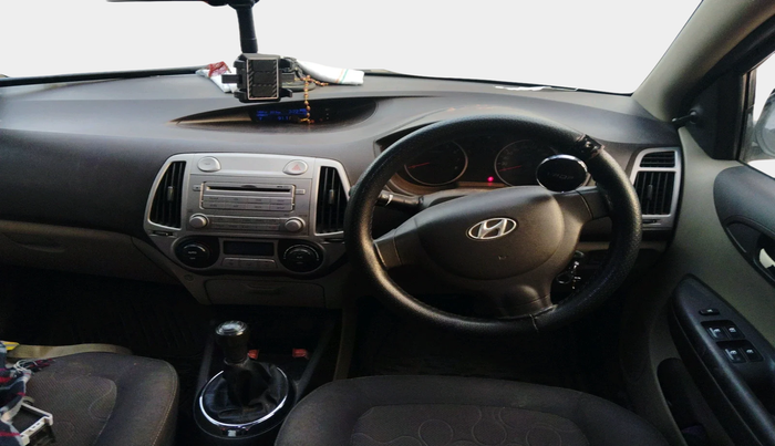 2011 Hyundai i20 MAGNA 1.2, Petrol, Manual, 64,000 km, interior