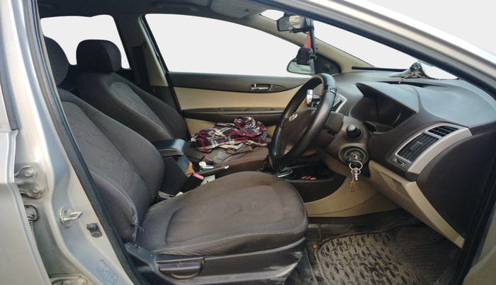 2011 Hyundai i20 MAGNA 1.2, Petrol, Manual, 64,000 km, interior