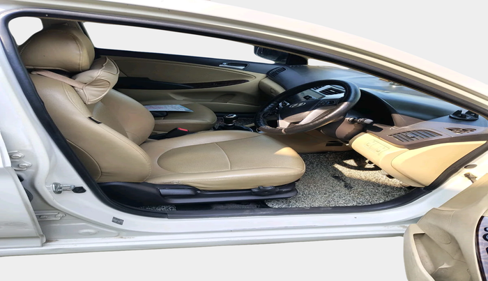 2015 Hyundai Verna FLUIDIC 4S 1.6 VTVT SX, Petrol, Manual, 81,696 km, interior