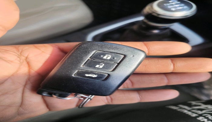 2014 Toyota Corolla Altis GL PETROL, Petrol, Manual, 1,65,221 km, interior