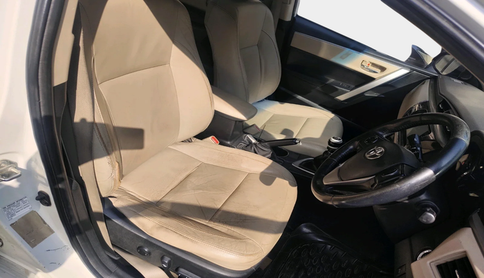 2014 Toyota Corolla Altis GL PETROL, Petrol, Manual, 1,65,221 km, interior