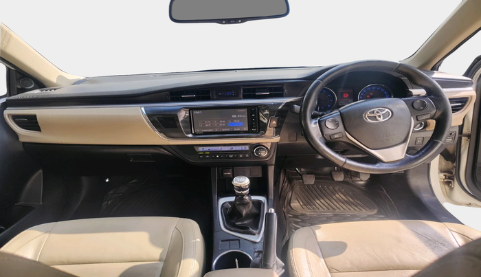 2014 Toyota Corolla Altis GL PETROL, Petrol, Manual, 1,65,221 km, interior