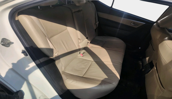 2014 Toyota Corolla Altis GL PETROL, Petrol, Manual, 1,65,221 km, interior