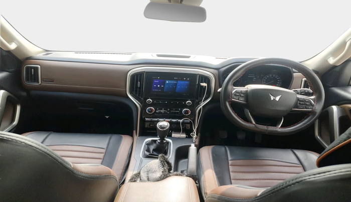 2024 Mahindra SCORPIO-N Z8 PETROL MT 7 STR, Petrol, Manual, 10,698 km, interior