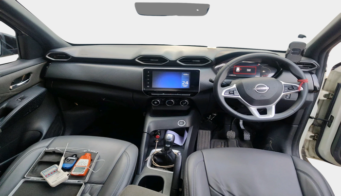 2025 Nissan MAGNITE N-Connecta B4D 1.0 Petrol AMT, Petrol, Automatic, 8,700 km, interior