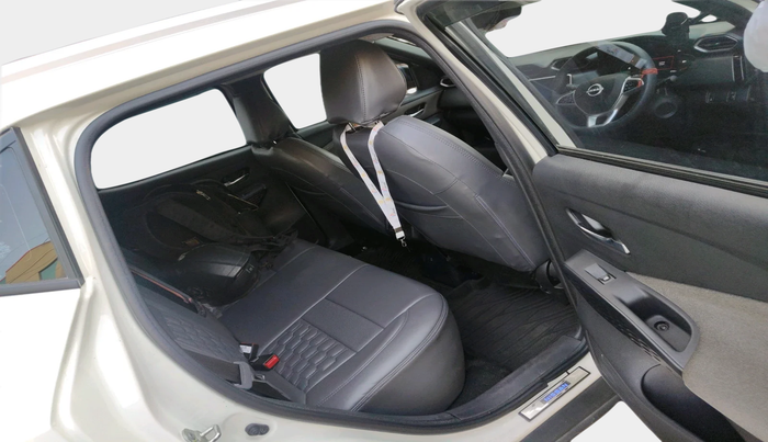 2025 Nissan MAGNITE N-Connecta B4D 1.0 Petrol AMT, Petrol, Automatic, 8,700 km, interior