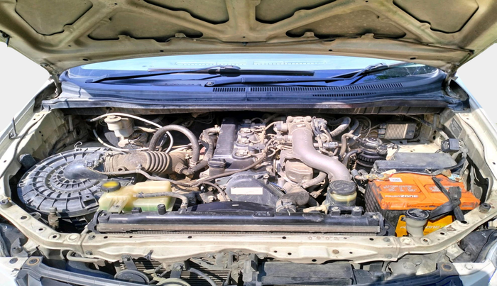 2013 Toyota Innova G1 2.5, Diesel, Manual, 1,26,268 km, exterior