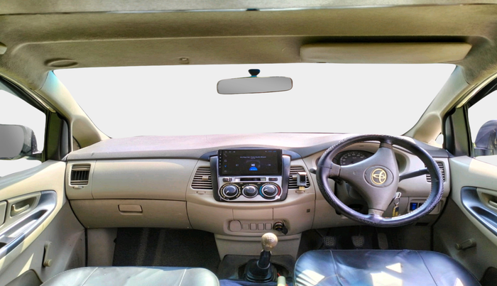 2013 Toyota Innova G1 2.5, Diesel, Manual, 1,26,268 km, interior