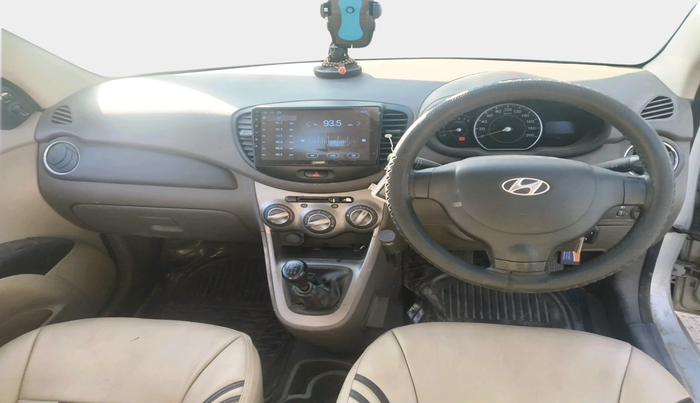 2013 Hyundai i10 MAGNA 1.1, CNG, Manual, 77,977 km, interior