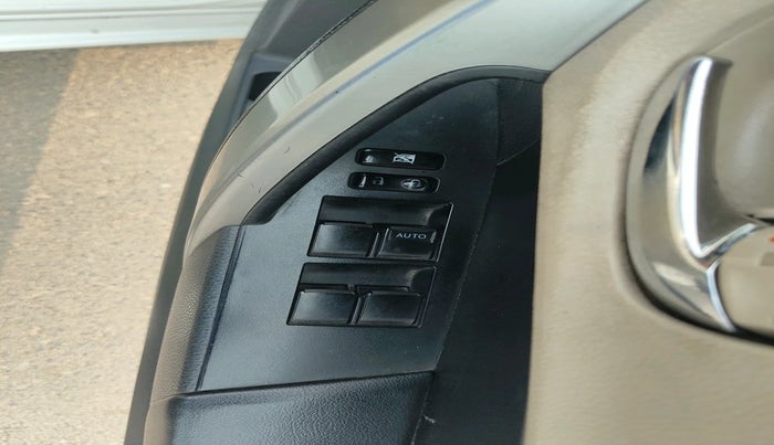 2015 Toyota Corolla Altis VL CVT PETROL, Petrol, Automatic, 82,582 km, interior
