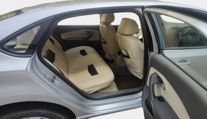 2011 Volkswagen Vento TRENDLINE 1.6, Petrol, Manual, 76,300 km, interior