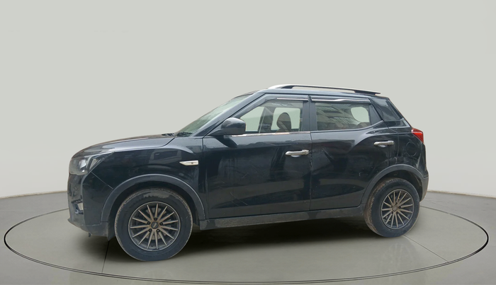 2022 Mahindra XUV300 W4 1.2 PETROL, Petrol, Manual, 49,500 km, exterior