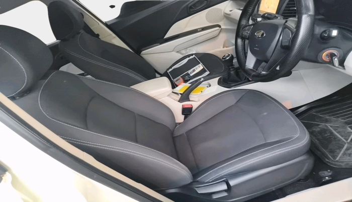 2019 Mahindra XUV300 W6 1.2 PETROL, Petrol, Manual, 24,759 km, interior