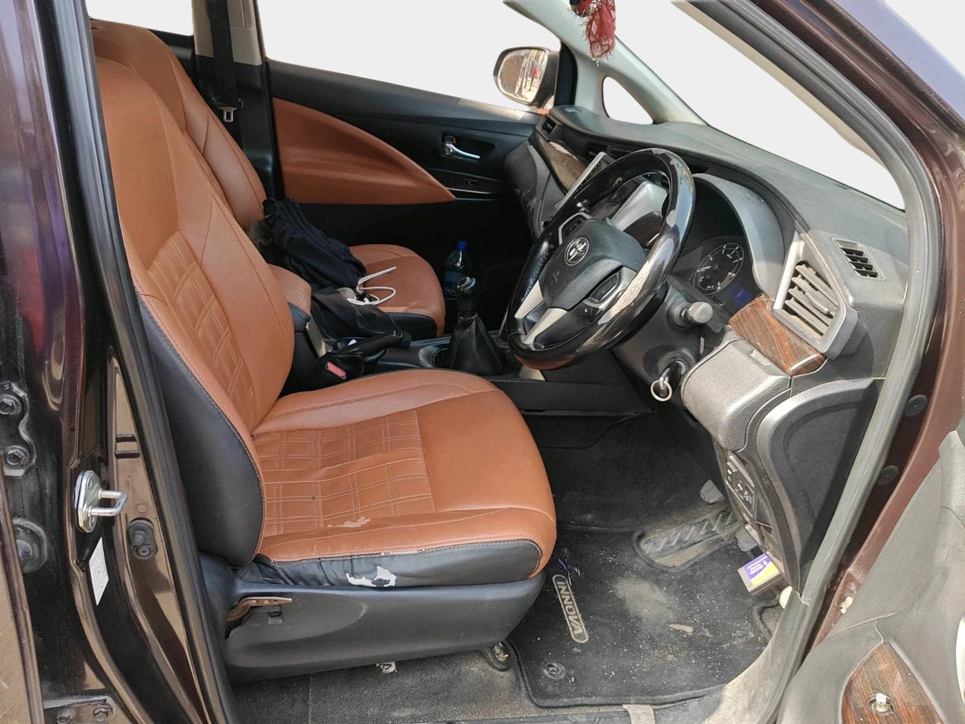 2016 Toyota Innova Crysta 2.4 G 7 STR, Diesel, Manual, 85,529 km, interior