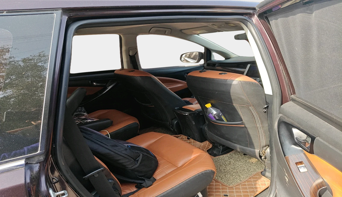 2016 Toyota Innova Crysta 2.4 G 7 STR, Diesel, Manual, 85,529 km, interior