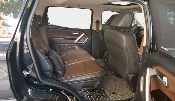 2022 Mahindra SCORPIO-N Z8 L PETROL AT 7 STR, Petrol, Automatic, 30,830 km, interior